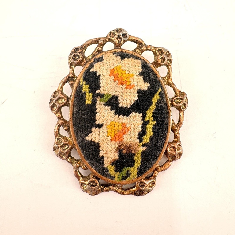 Vintage Petit Point Calla Lily Brooch Victorian Cottagecore Floral Pin Gold Tone